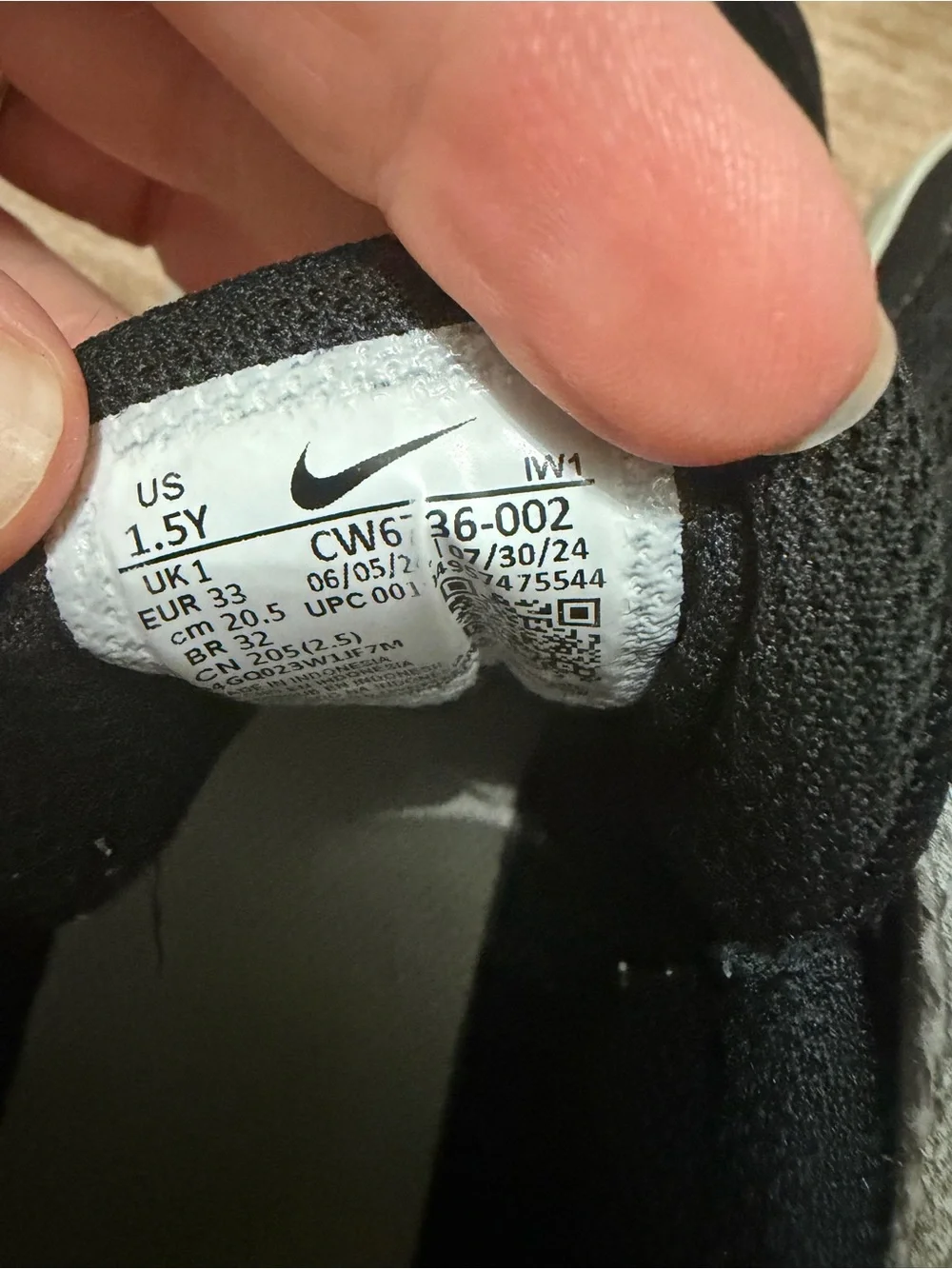 Nike Kids Black and Gold Hook-and-Loop Sneakers